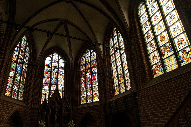 Kirchenfenster_Ramelsloh.JPG