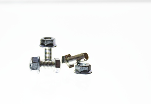  Maschinenschraube mit Mutter 2